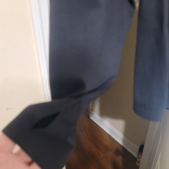 NWT Victoria Secret Black Long Sleeve compression type Top,size Xl w/ thumbholes - Picture 3 of 9